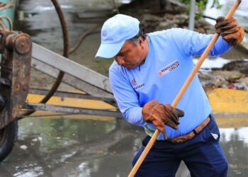 Garantizan salud solucionando problemas de alcantarillado en Playa del Carmen