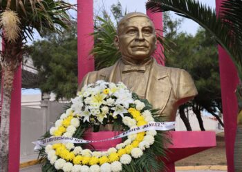 Realizan conmemoración del Natalicio de Benito Juárez en Isla Mujeres