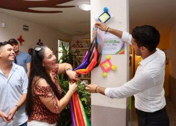 Entregan certificado de inclusión a negocio de Puerto Morelos