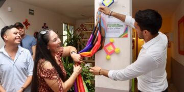 Entregan certificado de inclusión a negocio de Puerto Morelos