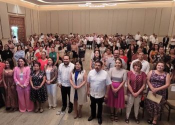 Presentan IEQROO y AMCEE la Red de Candidatas del estado de Quintana Roo