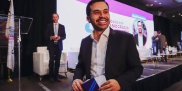 Jorge Álvarez Máynez plantea duplicar número de policías en México para combatir inseguridad