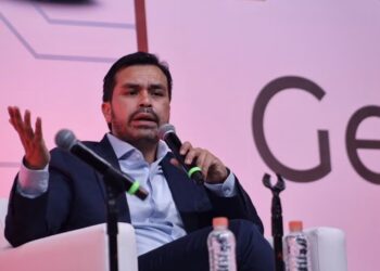 Tacha Jorge Álvarez Máynez de “infame” decisión del INE de tumbar candidaturas de MC