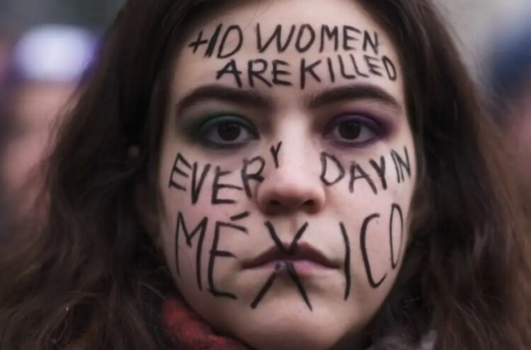 Se movilizan miles de mujeres en el mundo por el 8M