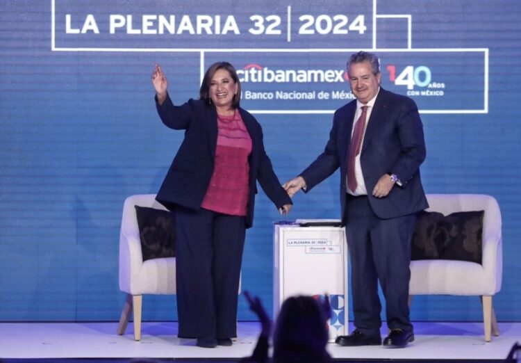 Xóchitl Gálvez analiza retomar el aeropuerto de Texcoco