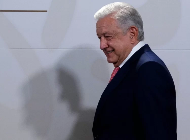 AMLO anuncia programa de rehabilitación de 11 mil unidades médicas