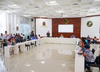 Aprueban reconocimiento a fundadores de la Colosio en Playa del Carmen