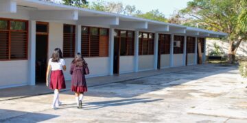 Continúan inscripciones al próximo ciclo escolar en Puerto Morelos