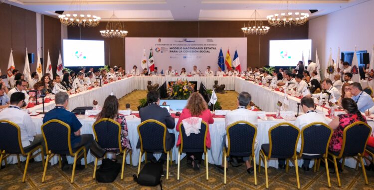 Se realiza Encuentro de Titulares del Modelo Hacendario Estatal para la Cohesión Social en Cancún