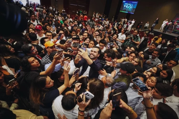 Jorge Álvarez Máynez acusa que en Puebla hay contendientes “huachicoleros”