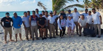 Realizan jornada de limpieza en Isla Blanca