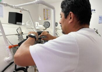 Gobierno de Isla Mujeres refuerza servicios de salud con mantenimiento integral de la cámara hiperbárica