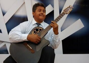 Vamos a seguir tocando la guitarra por muchos siglos