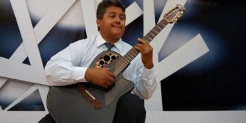Vamos a seguir tocando la guitarra por muchos siglos