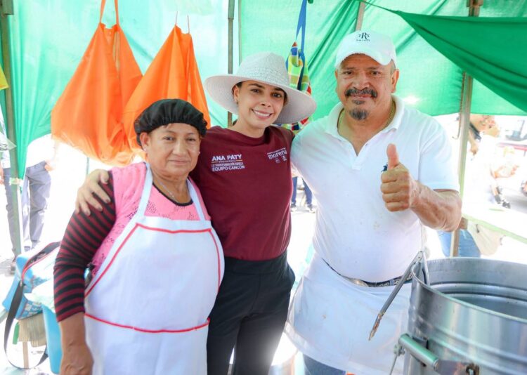 Con firme compromiso con la transformación, Ana Paty Peralta recorre tianguis de la SM 100