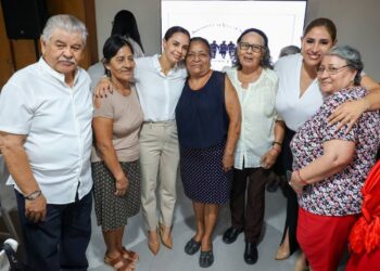 Se compromete Ana Paty Peralta con el bienestar de las y los adultos mayores