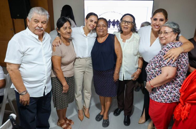 Se compromete Ana Paty Peralta con el bienestar de las y los adultos mayores