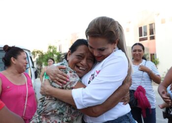 Con la renovación Villas del Sol continuará con sus calles limpias: Lili Campos