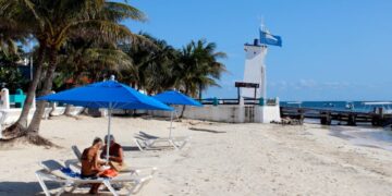 Verifican playas de Puerto Morelos certificadas con distintivo "Blue Flag"