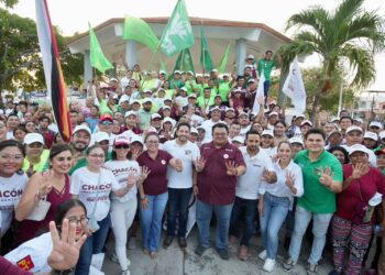 Renan Sánchez y José Luis Chacón reciben respaldo de vecinos de Cozumel
