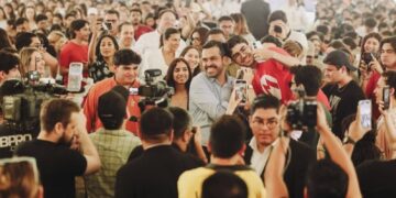 Jorge Álvarez Máynez plantea salario mínimo de 10 mil pesos ante jóvenes de Nuevo León