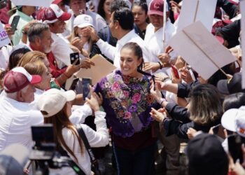 Claudia Sheinbaum se compromete a impulsar desarrollo de la frontera sur