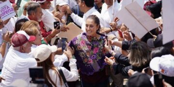 Claudia Sheinbaum se compromete a impulsar desarrollo de la frontera sur