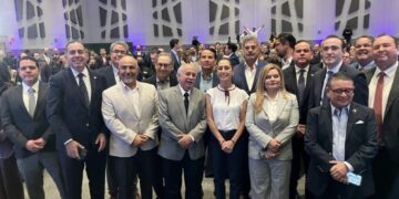 Claudia Sheinbaum ofrece construir cien parques industriales