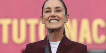 Quitó el INE posibilidad de votar a 35 mil mexicanos en el extranjero: Claudia Sheinbaum