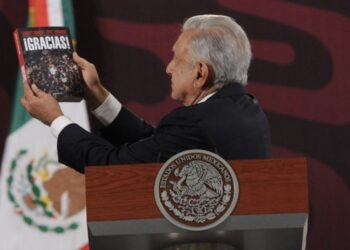 TEPJF rechaza revisar contenido del libro “Gracias” de AMLO