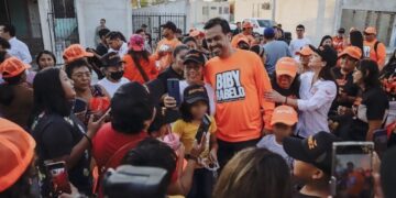 Jorge Álvarez Máynez pide al INE facilitar voto en el extranjero a más migrantes