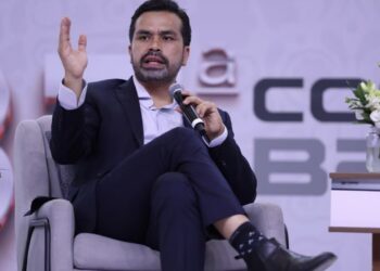 Jorge Álvarez Máynez considera que bajar a 60 años la edad para pensionarse “no es sensato”