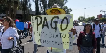 Hay una "mentira colectiva" en polémica sobre reforma para fondo de pensiones, asegura AMLO