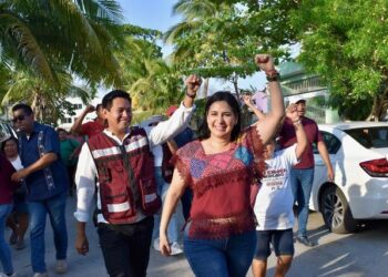 Becas escolares y empleo compromete Estefanía Mercado a la juventud solidarense