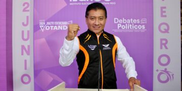 Chucho Pool arrasa en el debate con propuestas que responden a inquietudes de cancunenses