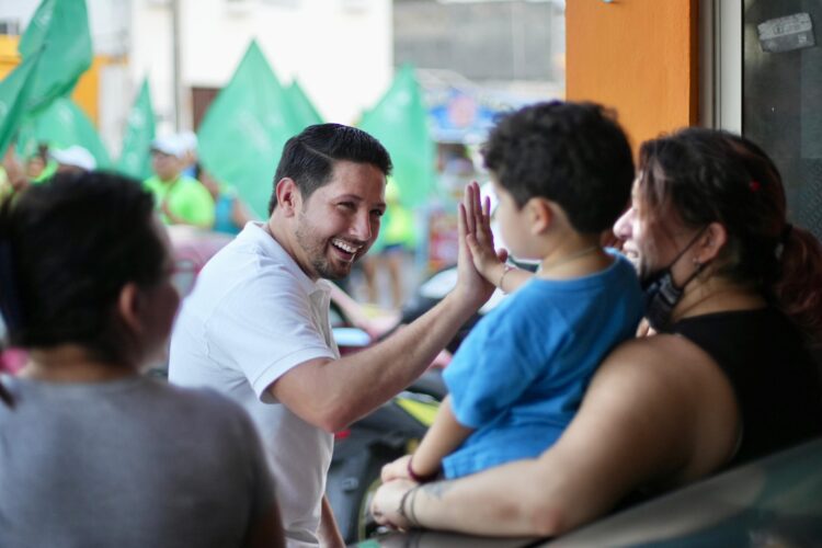 Trabajará Renán Sánchez por un mejor desarrollo para la niñez de todo Quintana Roo