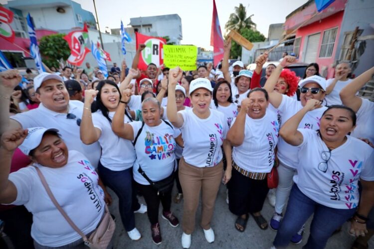 Lili Campos recibe respaldo total de vecinos de Villamar I
