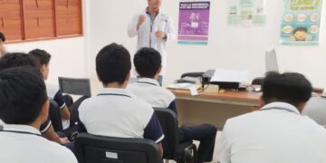 Imparten plática a jóvenes de Puerto Morelos sobre drogadicción y tabaquismo
