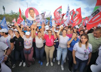 Renovación de Lili Campos, con contundente apoyo de vecinos de Villas del Sol