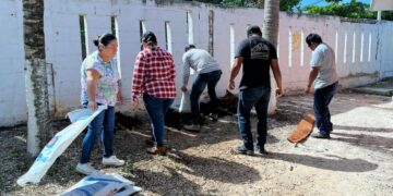 Instalan Huercos Escolares en Puerto Morelos