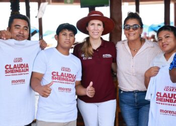 Se compromete Atenea Gómez a repavimentar toda la Isla