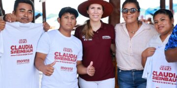 Se compromete Atenea Gómez a repavimentar toda la Isla