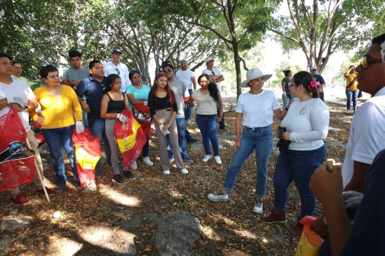 Ana Paty Peralta, comprometida con el medio ambiente