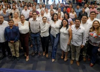 Ana Paty Peralta aliada de la educación