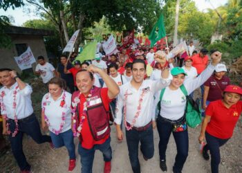 Respaldan habitantes de la comunidad de San Francisco a Gino Segura
