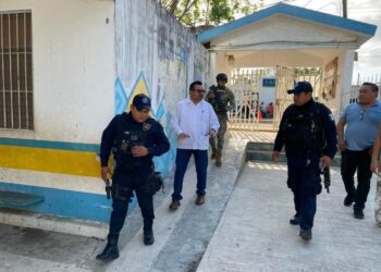 Llevan a cabo simulacro de actuación ante situaciones de riesgo en escuelas de Puerto Morelos