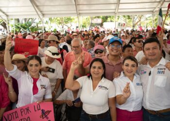 Mayuli Martínez llama a defender la democracia con el voto