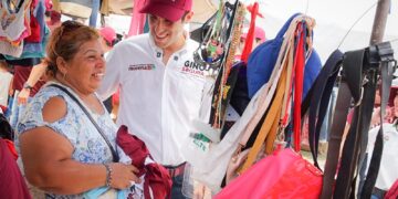 Las calles de Chetumal se pintan de guinda con Gino Segura
