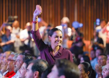 Ana Paty Peralta, lista para arrasar en el debate del IEQROO