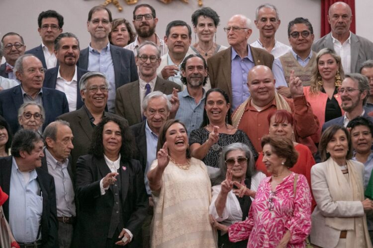 Intelectuales desesperados sin máscaras